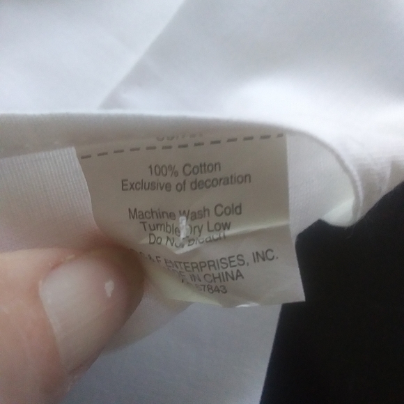 Nautilus Shell Embroidered Towel, NWT - Picture 6 of 6